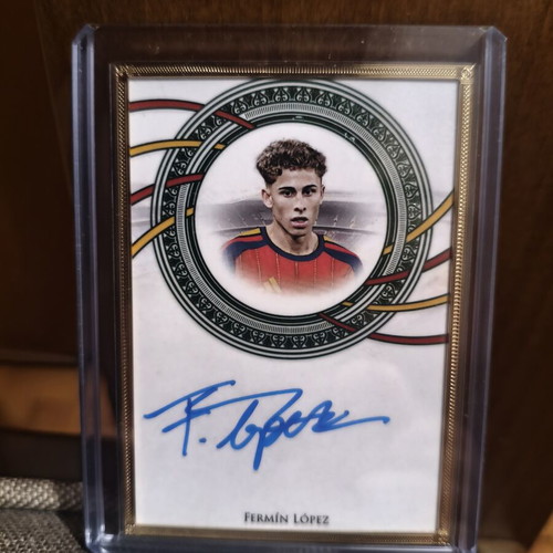 Fermin Lopez on card auto/5 from Futera