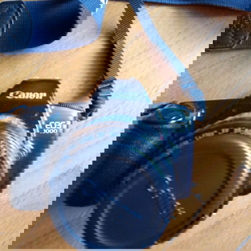 Canon EOS 1000 μεταχειρισμένη με φλας και τσάντα μεταφοράς