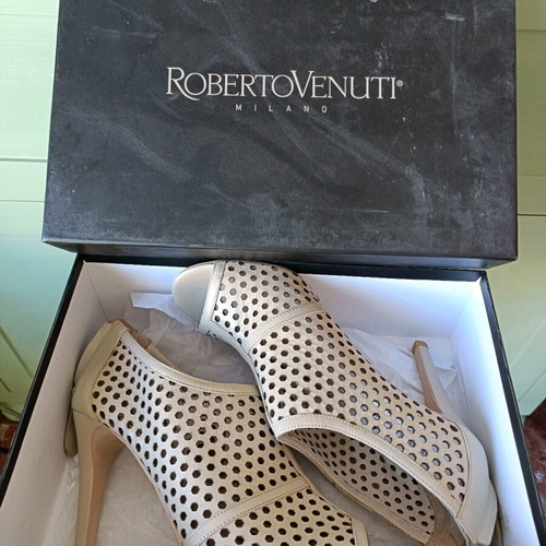 Roberto Vennuti high-heeled boots like new, beige, size 39