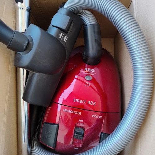 AEG Electrolux Smart 1800W vacuum cleaner like new