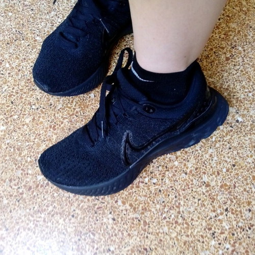 Nike React Infinity Run3 athletic shoes used size 40.5 black