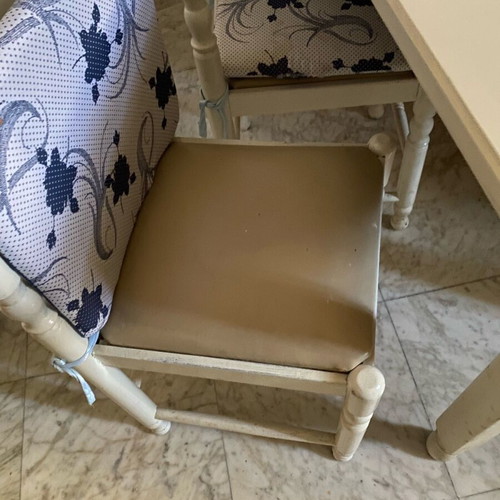 Wooden dining set white used, extendable with 4 chairs