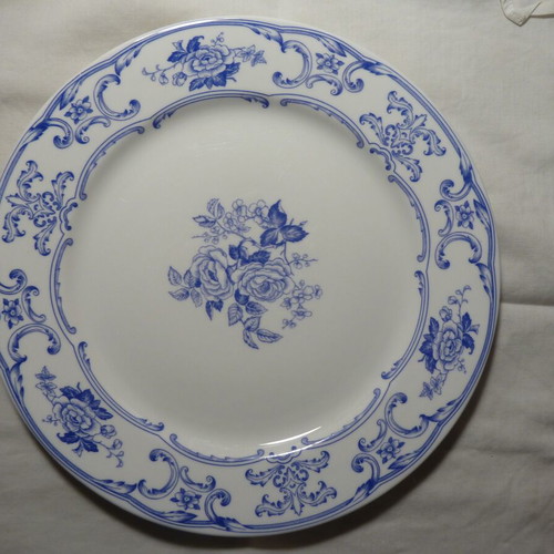English Porcelain Dinner Plates Set like new, 8 pieces, white-blue