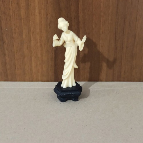 Small Asian decorative figure like new, height 11.5 cm