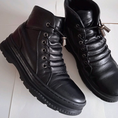 Marelbo boots size 34 black, like new, leather