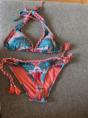 Bikini Paolita like new, size small, multicolor