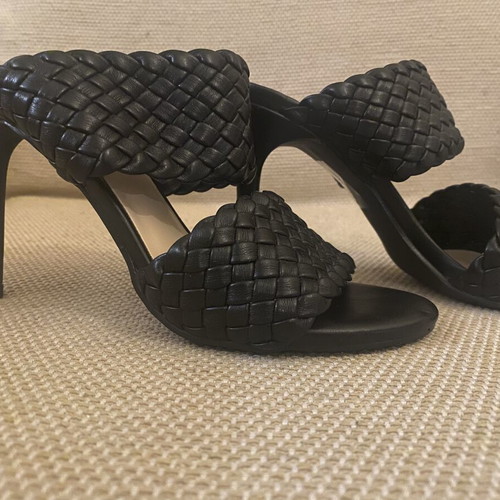 Black sandals like new, size 36, unique design