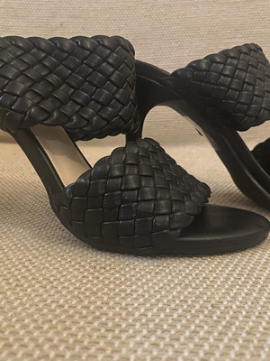 Black sandals like new, size 36, unique design