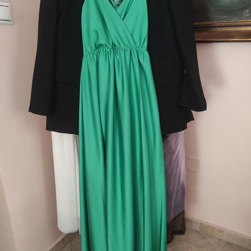 Emerald green long dress like new, silk-like fabric, Italy