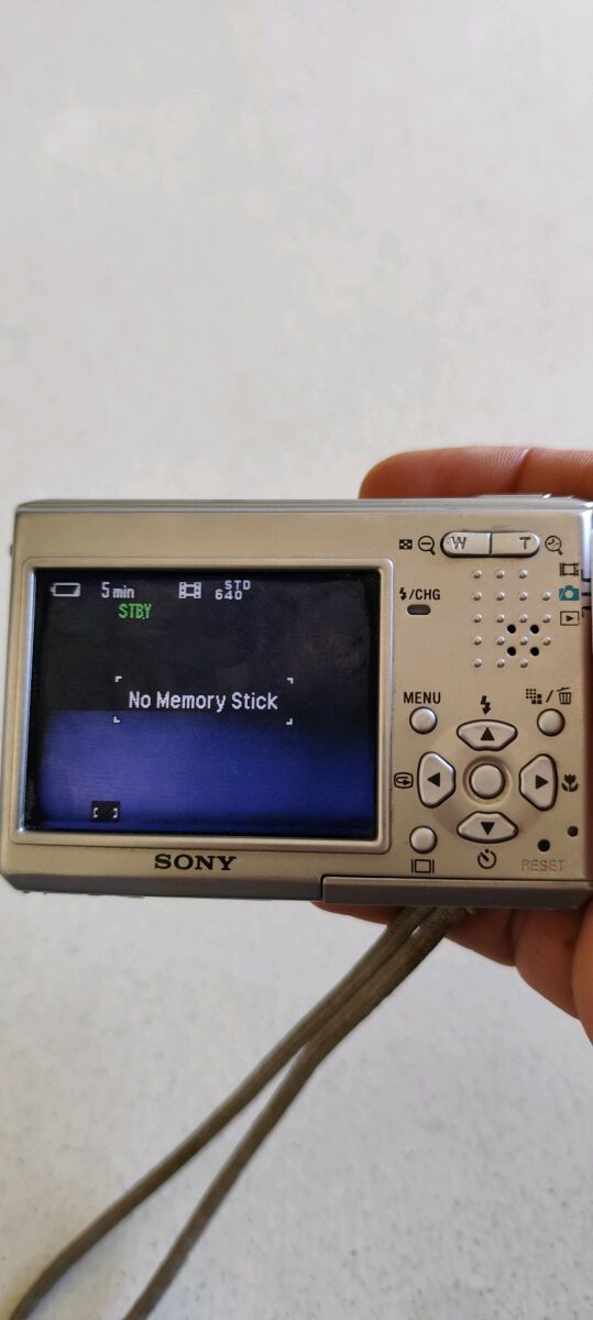 Sony Cyber-shot DSC-T1 digital camera… - € 15,00 - Vendora.cy