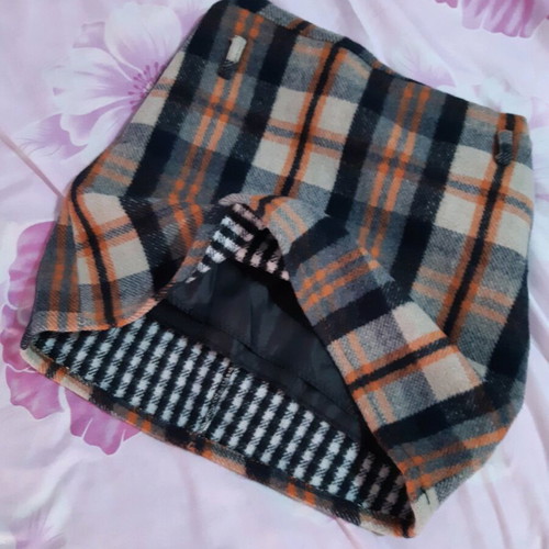 Wool plaid skirt like new, size XS, beige and brown