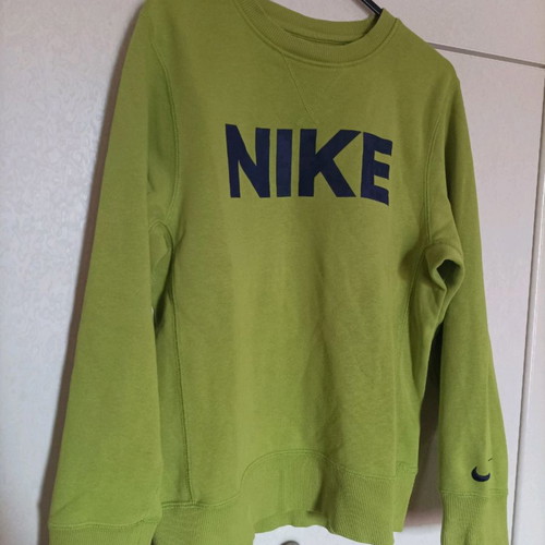 12 YEAR OLD CHILDREN'S SWEATSHIRT