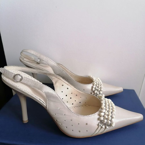 Lisette leather pumps size 39, new, beige, 9 cm heel