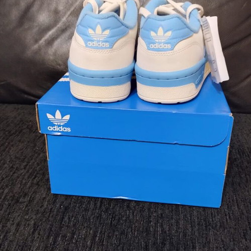 Adidas original leather sneakers size 38.5 new, sporty, white and blue