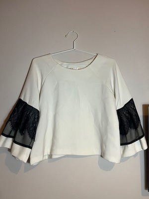 White blouse with lace used, size M