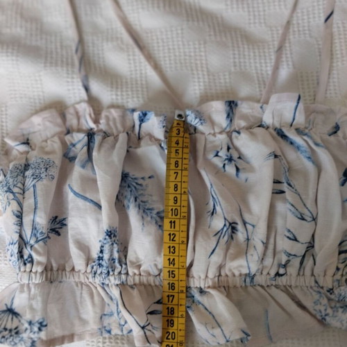 Crop top small floral H&M like new, linen blend, white and turquoise