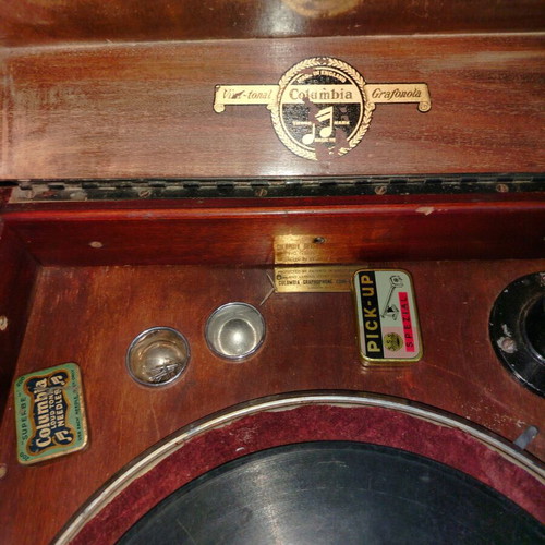 Gramophone used from 1800 with records and needles