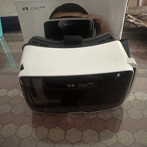 Zeiss VR One Plus VR accessory unused