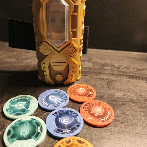 Giochi Preziosi Gormiti Elemental Bracer like new with lights and sounds