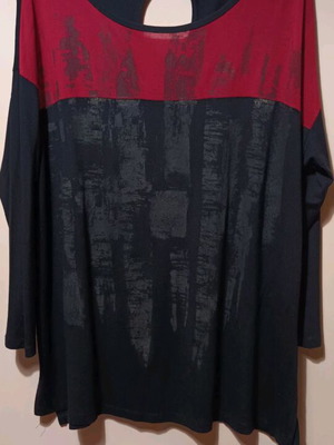 Dina Long-Sleeve Blouse Like New With Nice Print Size L