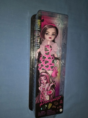 Monster High Draculaura doll new