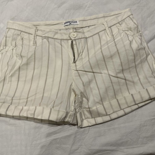 AGGRESSIVE striped white/beige shorts size M
