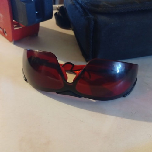 Hilti PML 32R laser level with red beam, lock function, glasses and case