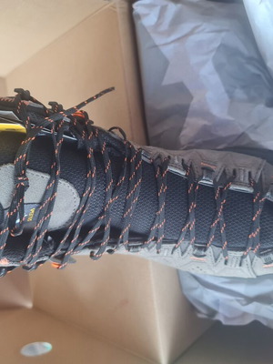 Salewa shoes size 42, new