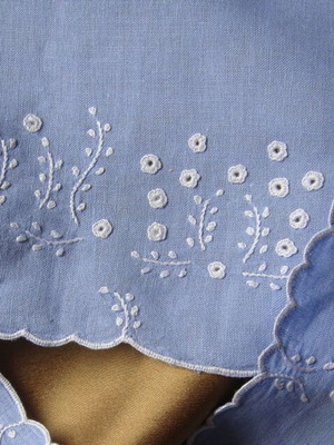 Vintage Linen Embroidery Set Table Runner with Two Napkins Thalassaki New