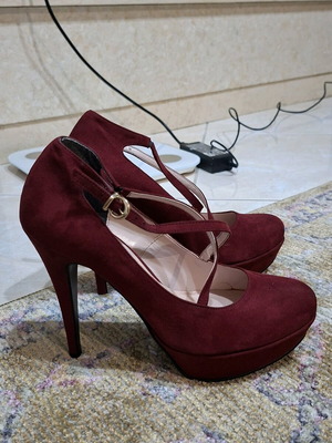 Katia women's burgundy suede pumps new size 41