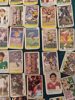 Χαρτάκια Ποδόσφαιρο 85 και Mundial 82 μεταχειρισμένα, σετ 78 τεμαχίων