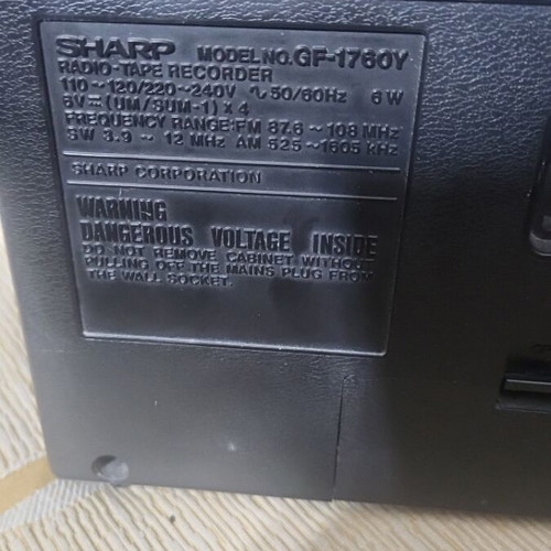 Sharp GF-1760 radio cassette used with functional speaker
