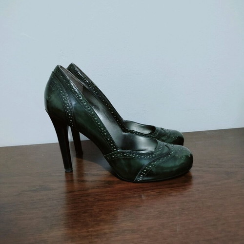 Guess pumps size 39 like new