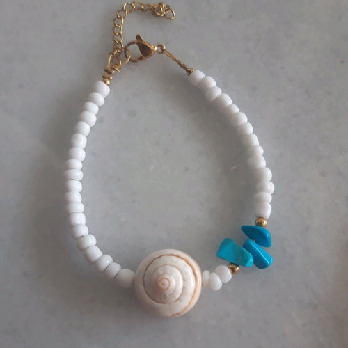 Set of two bracelets with shell like new