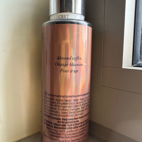 Victoria Secret Body Mist Amaretto Fizz 250 ml like new