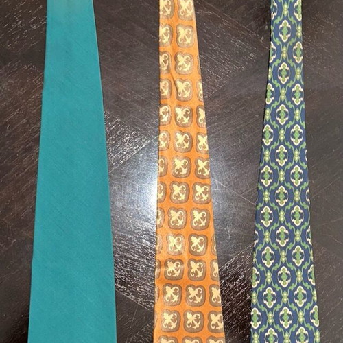 Set of 3 Men's Ties Like New, Classic & Elegant