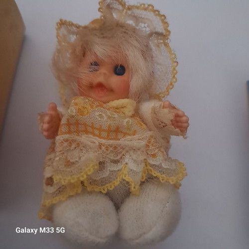 El-Greco 1976 collectible doll like new with box