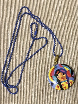 Frida Kahlo necklace like new, multicolor, 50cm chain