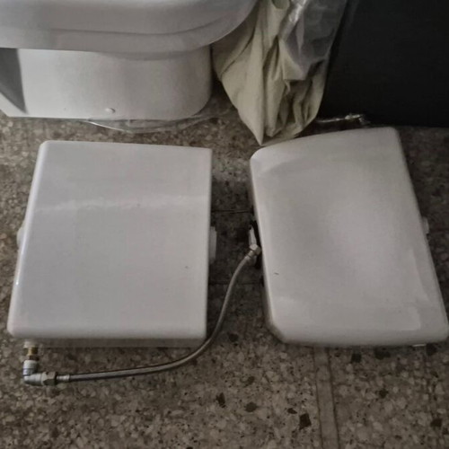 Villeroy & Boch Omnia Architectura toilet bowl like new with soft closing seat