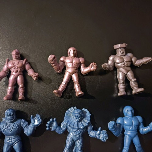 Collectible alien figures like new, pack of 14 pieces