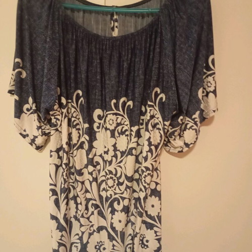 Elastic blouse like new convertible to strapless, white and blue, sizes L to XXXL