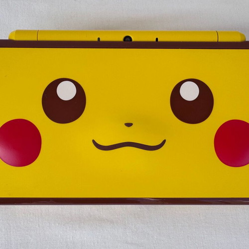 Nintendo New 2DS XL Pikachu Special Edition like new in box