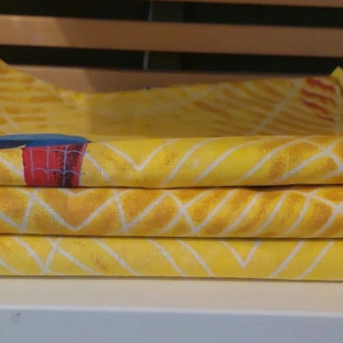 Spiderman crib sheets and pillowcase set like new, 2 pieces