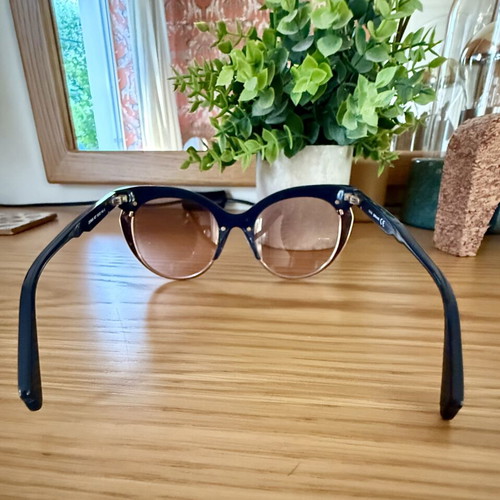 Just Cavalli Cat-Eye Sunglasses Like New, Black Frame, Brown Gradient Lenses