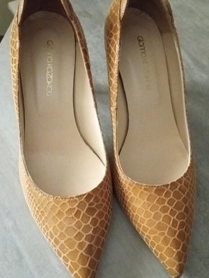 Leather pumps size 39, 7 cm heel, like new, yellow
