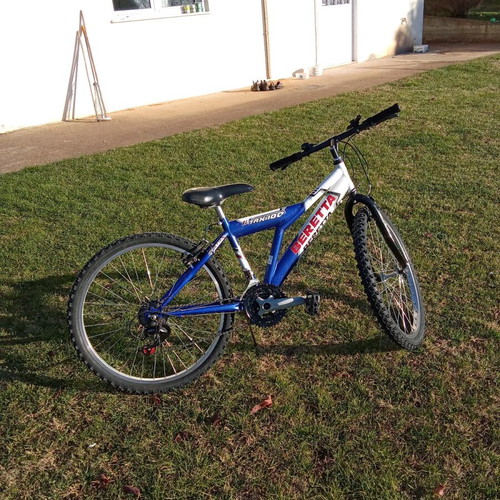 Mountain bike used, blue, 24 inch, with gears