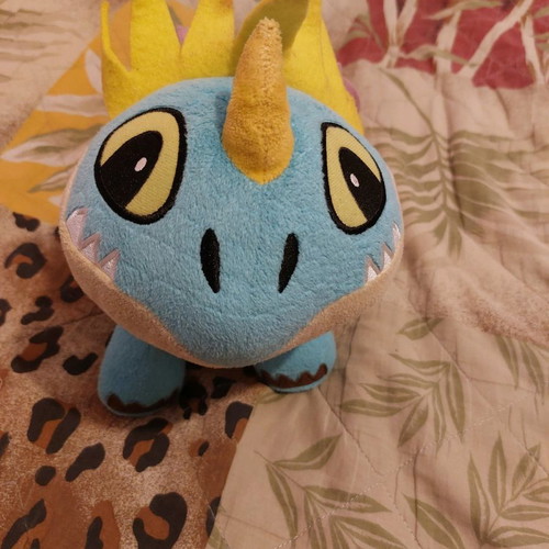 Plush dragon like new