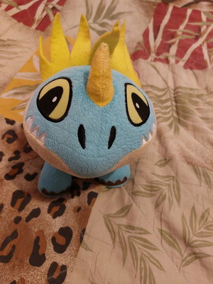Plush dragon like new