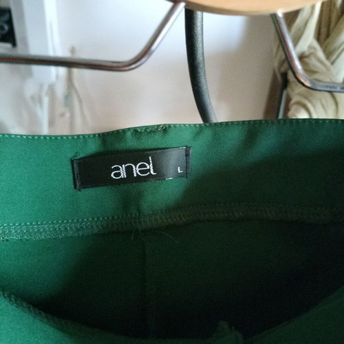 Green straight-leg pants, size L