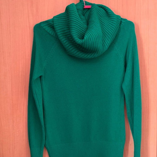 Knitted turtleneck sweater like new, size M, green